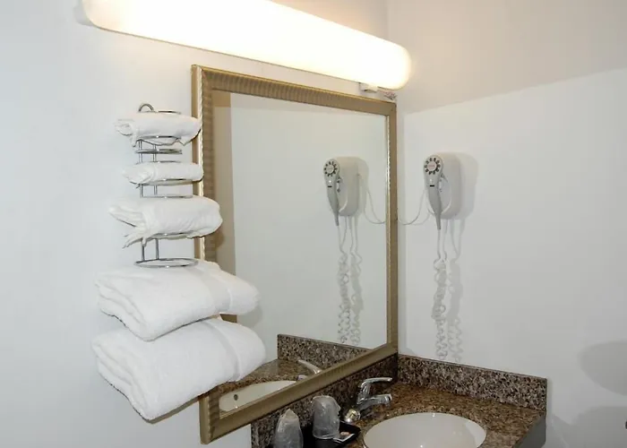 By Oyo Inn 2*